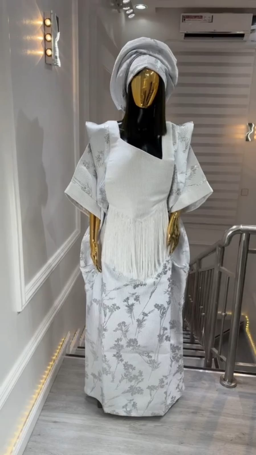 UMUNDE Brocade Damask Bubu – Luxury White & Silver Floral Jacquard Free Size African Bubu Kaftan Maxi Dress with Asymmetric Fringe Detail & Matching Headwrap