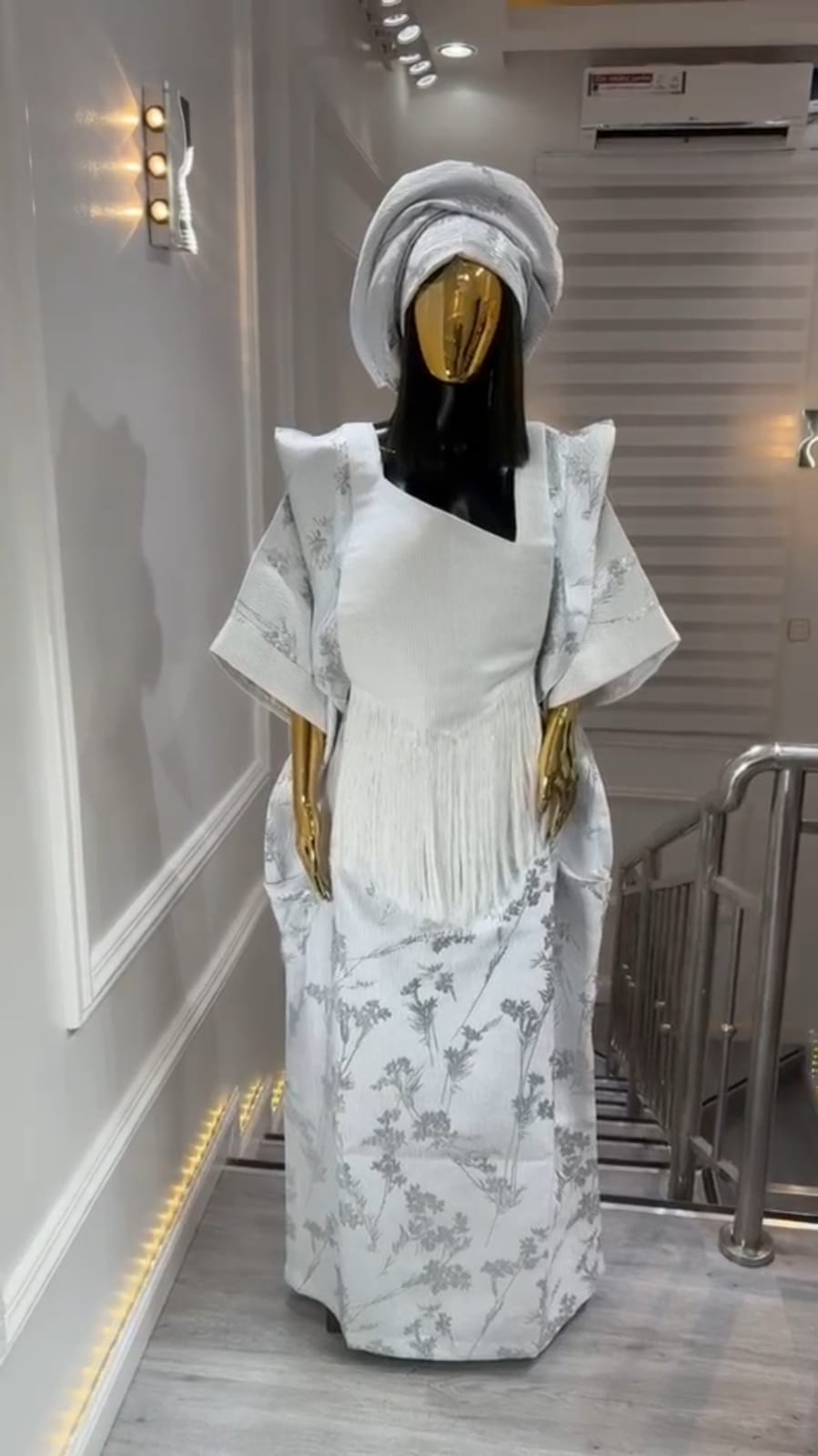 UMUNDE Brocade Damask Bubu – Luxury White & Silver Floral Jacquard Free Size African Bubu Kaftan Maxi Dress with Asymmetric Fringe Detail & Matching Headwrap