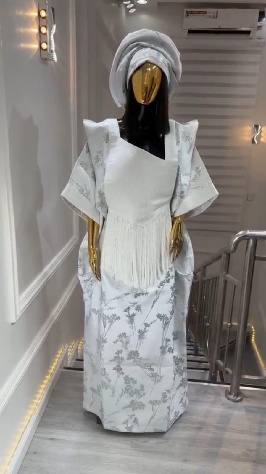 UMUNDE Brocade Damask Bubu – Luxury White & Silver Floral Jacquard Free Size African Bubu Kaftan Maxi Dress with Asymmetric Fringe Detail & Matching Headwrap
