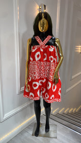 Elegant women's jumpsuit in black, stylish one-piece outfit for parties and special occasions